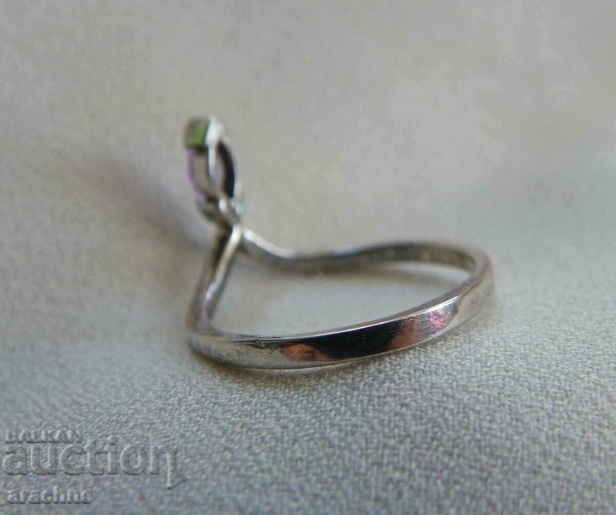 Inel francez de argint a doua falangă cu spinel cu preț 69.00 BGN | € 35.28 Inel francez de argint a doua falangă cu spinel cu preț 69.00 BGN | € 35.28