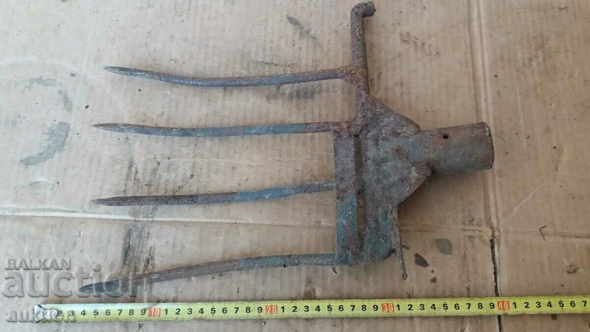 MASSIVE VILLA, TOOL with price 8.99 BGN | € 4.60 MASSIVE VILLA, TOOL with price 8.99 BGN | € 4.60