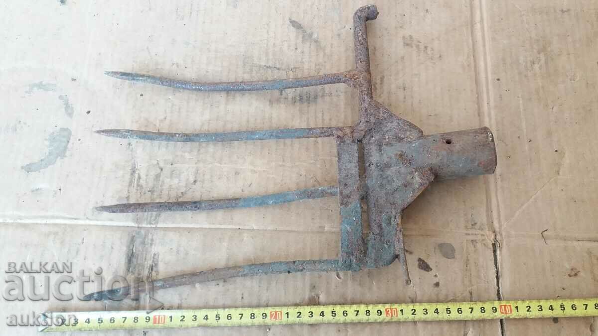 Auction MASSIVE VILLA, TOOL Auction MASSIVE VILLA, TOOL