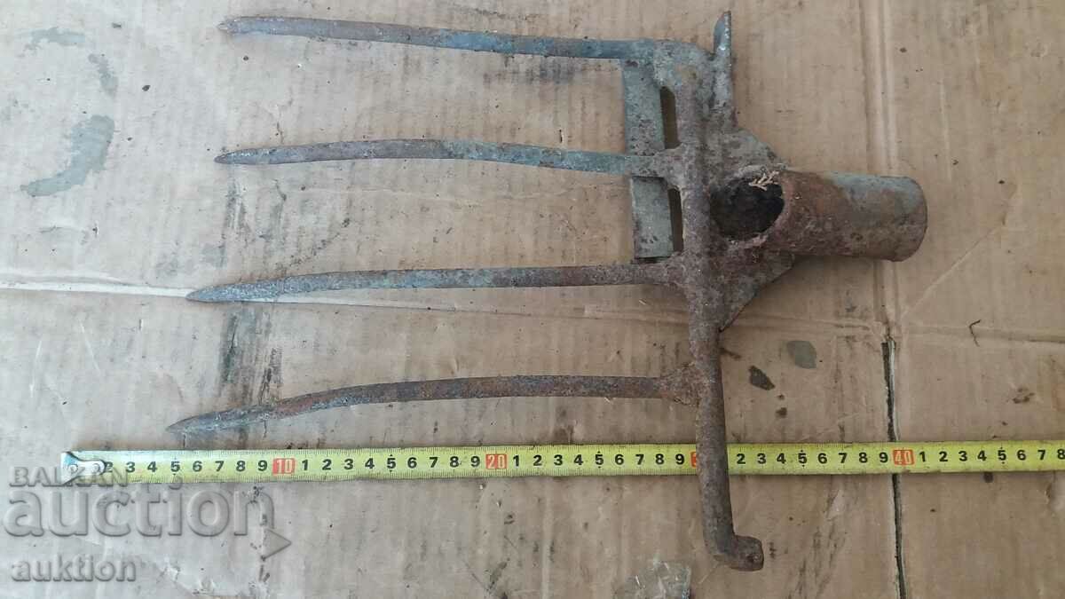 MASSIVE VILLA, TOOL - 5 MASSIVE VILLA, TOOL - 5