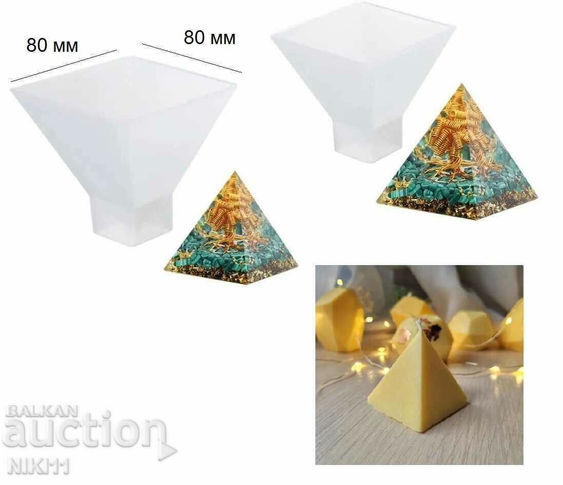 Silicone mold Pyramid Egypt 8x8 cm for candle candles