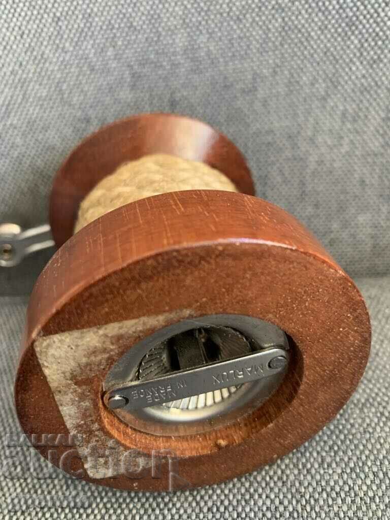 Δημοπρασία Κομψός παλιός μύλος μπαχαρικών (λειτουργεί τέλεια)