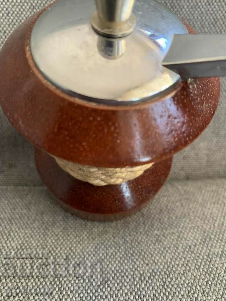 Παράδοση Κομψός παλιός μύλος μπαχαρικών (λειτουργεί τέλεια)