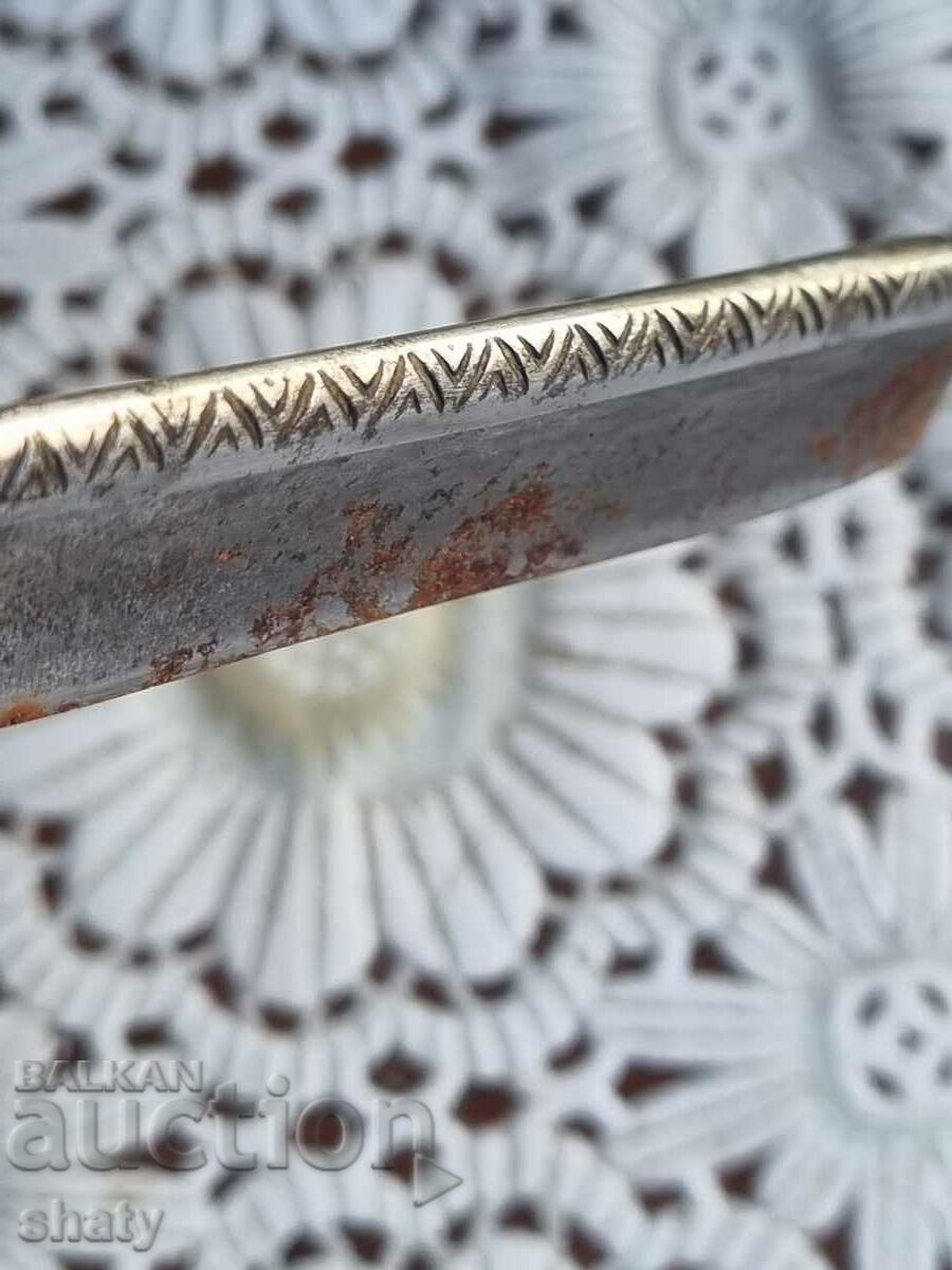 Delivery of Old razor. Knife