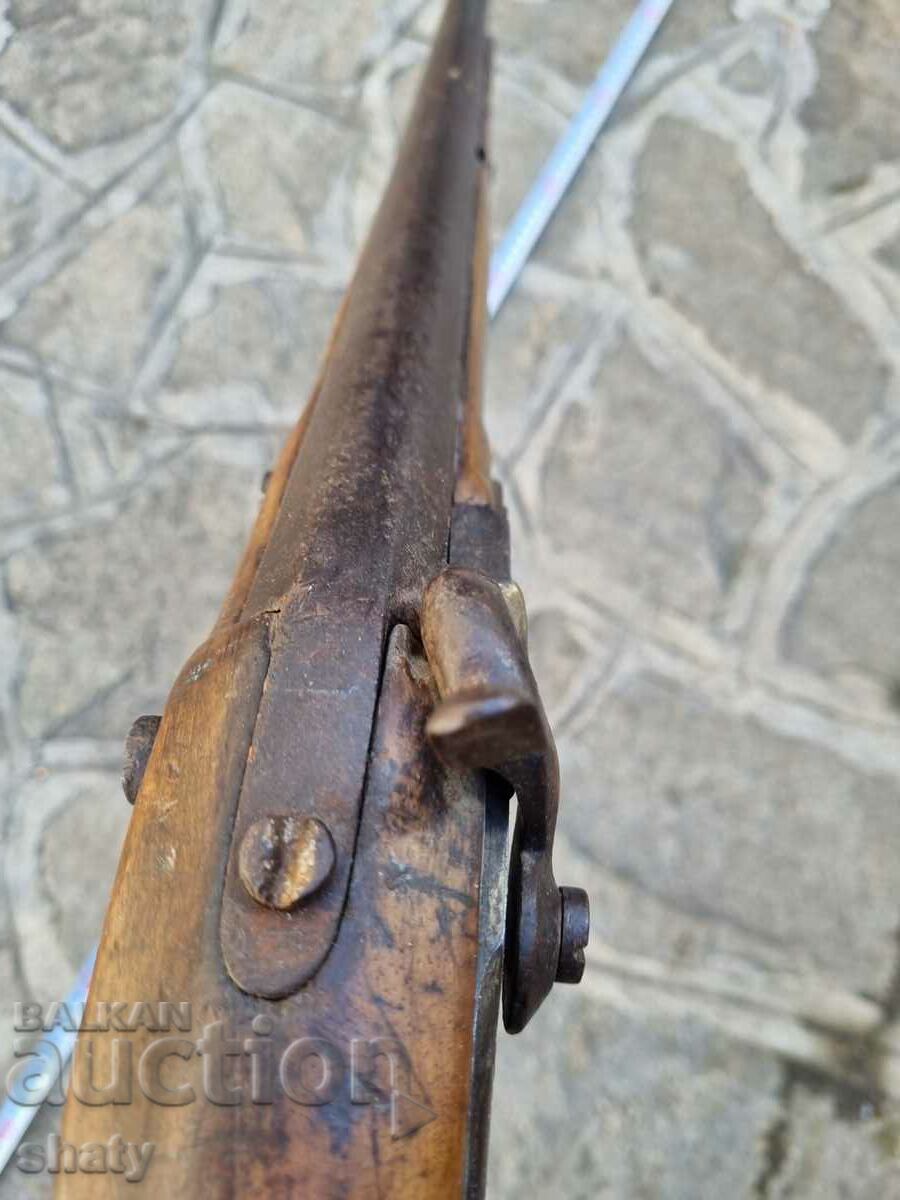 An old rifle. A musket - 6
