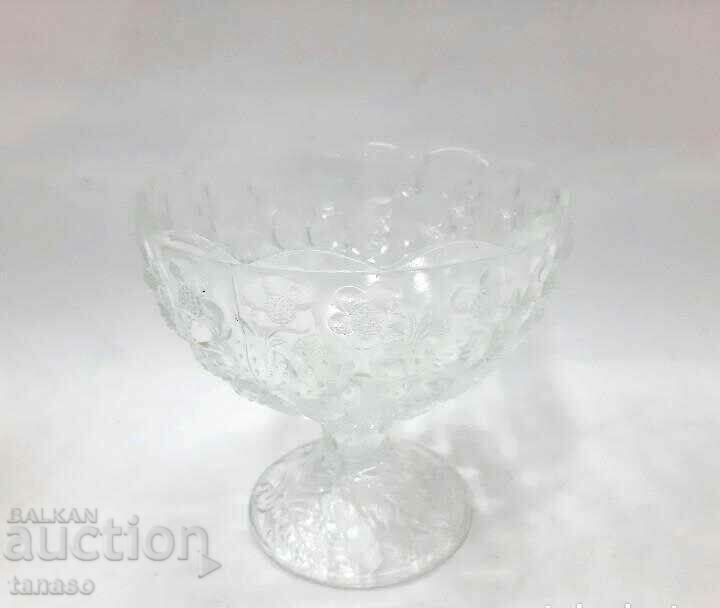 Vintage heavy glass bowl with stool(7.2) with price 25.00 BGN | € 12.78 Vintage heavy glass bowl with stool(7.2) with price 25.00 BGN | € 12.78