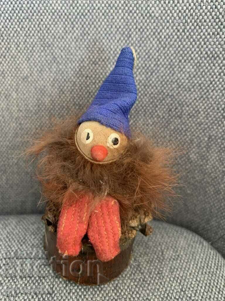 Delivery of Lot of Bulgarian ethnic dolls from socialism