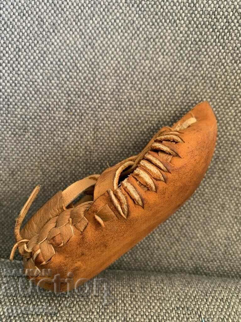 Livrarea Geaca de piele veche suvenir Livrarea Geaca de piele veche suvenir