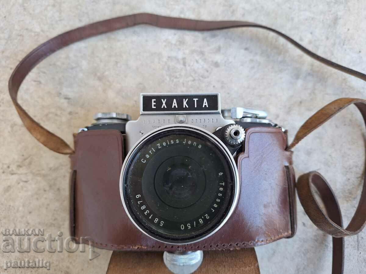 Delivery of OLD GERMAN EHAKTA CAMERA Delivery of OLD GERMAN EHAKTA CAMERA