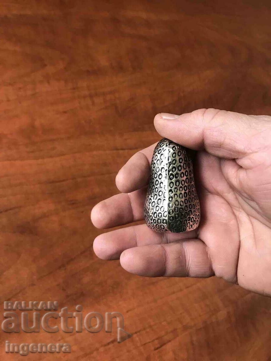 Auction METAL SALT SHANK BEAUTIFUL HEAVY AND COMPACT ANTIQUE Auction METAL SALT SHANK BEAUTIFUL HEAVY AND COMPACT ANTIQUE