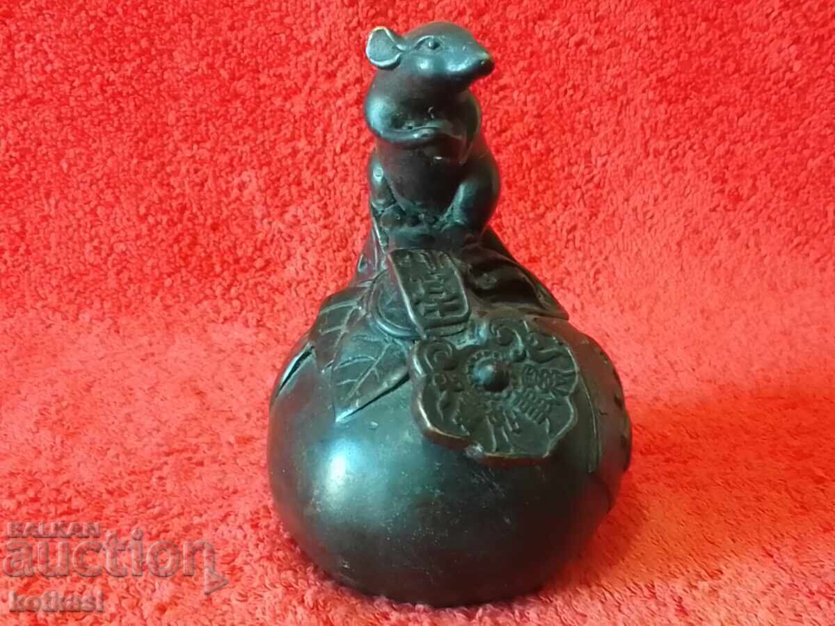 Veche figură din bronz Sobolan pe fructe - 7 Veche figură din bronz Sobolan pe fructe - 7