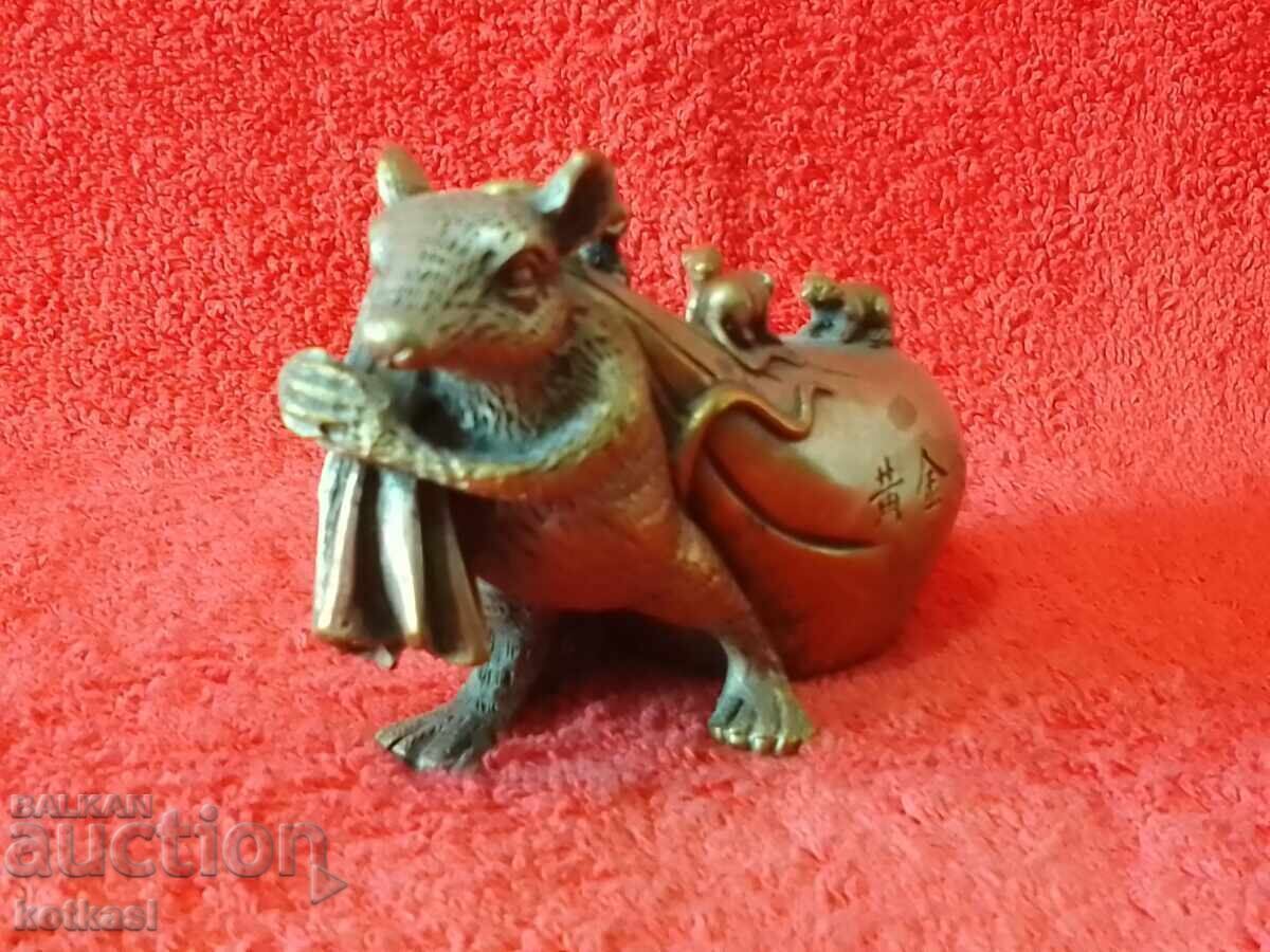 Metal bronze figure Rat with cubs pulling a full sack Asia with price 155.50 BGN | € 79.51 Metal bronze figure Rat with cubs pulling a full sack Asia with price 155.50 BGN | € 79.51