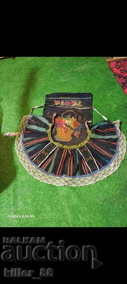 Pischimal in an apron with price 130.00 BGN | € 66.47 Pischimal in an apron with price 130.00 BGN | € 66.47