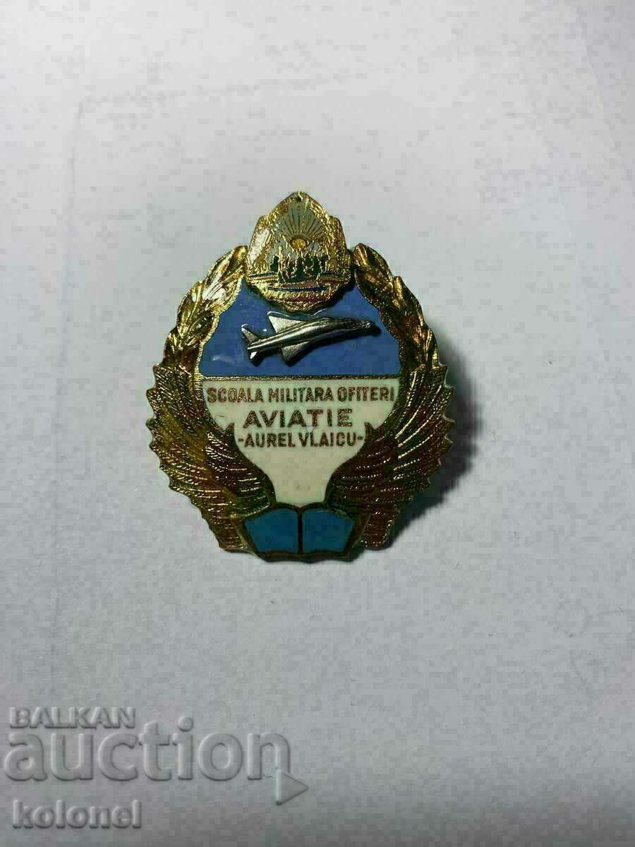 An officer's badge for completing a military air school in Romania