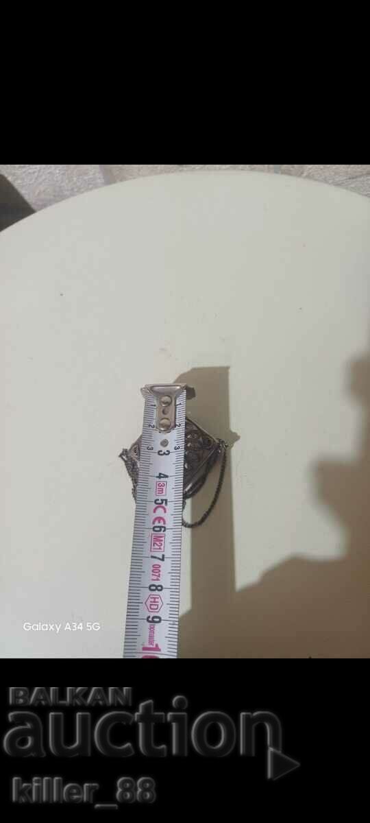 Аукцион Стара сребърна брошка Аукцион Стара сребърна брошка