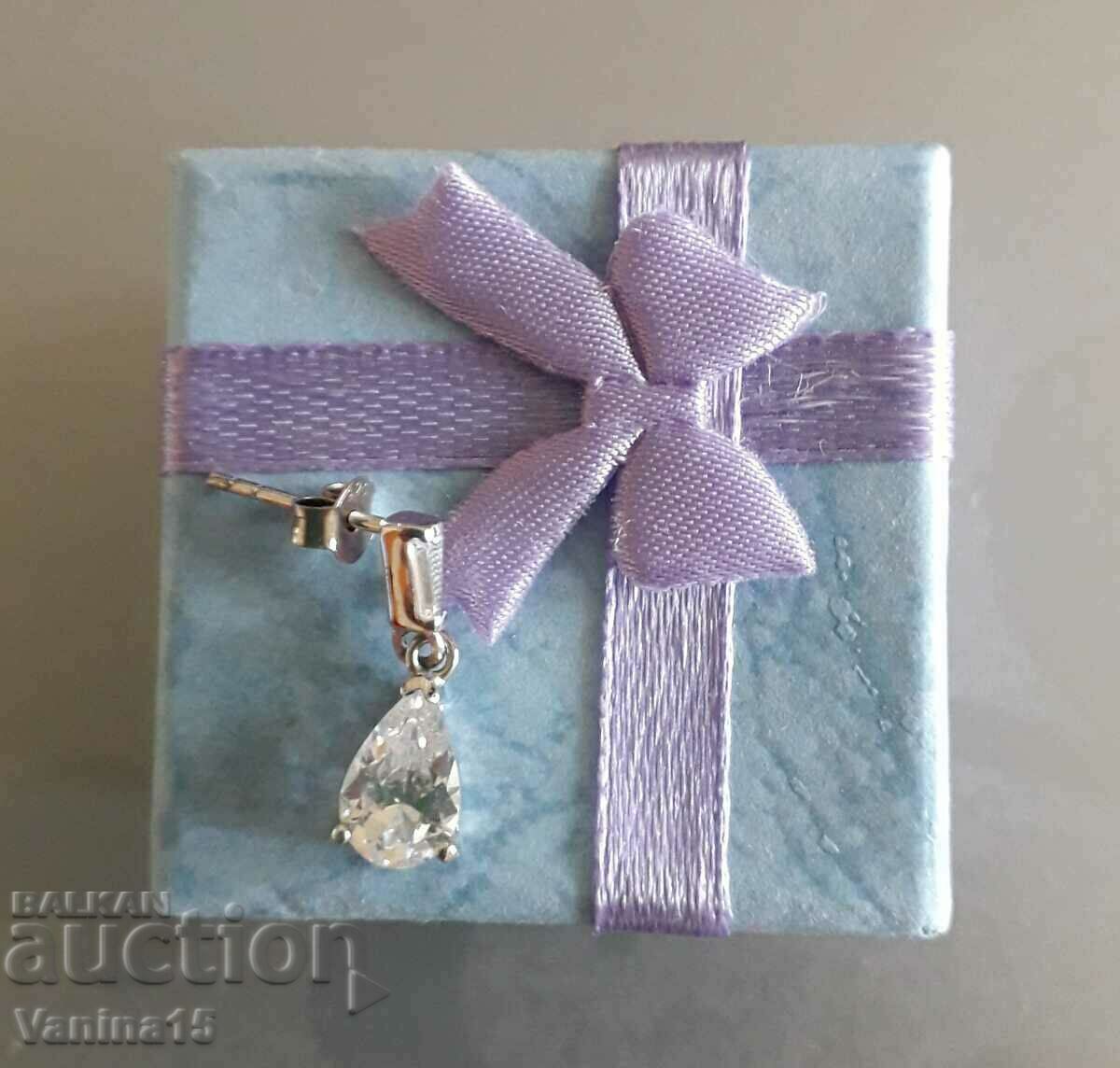 Auction  Imported silver earrings with crystal