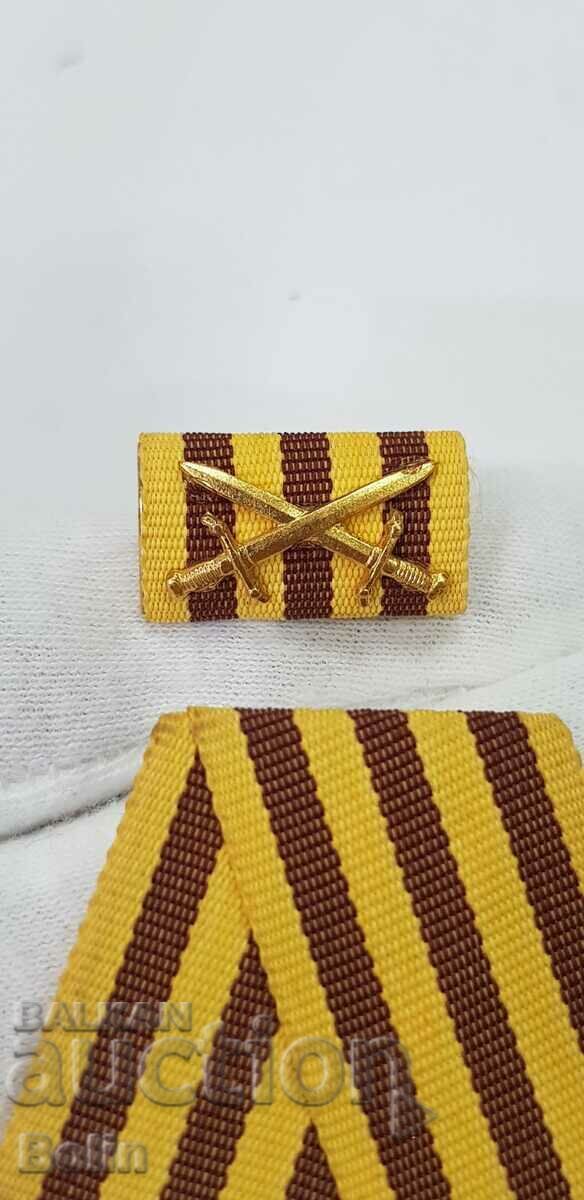 Licitație Medalie de Război Germană din RDG rar Ordin Email - Aurit