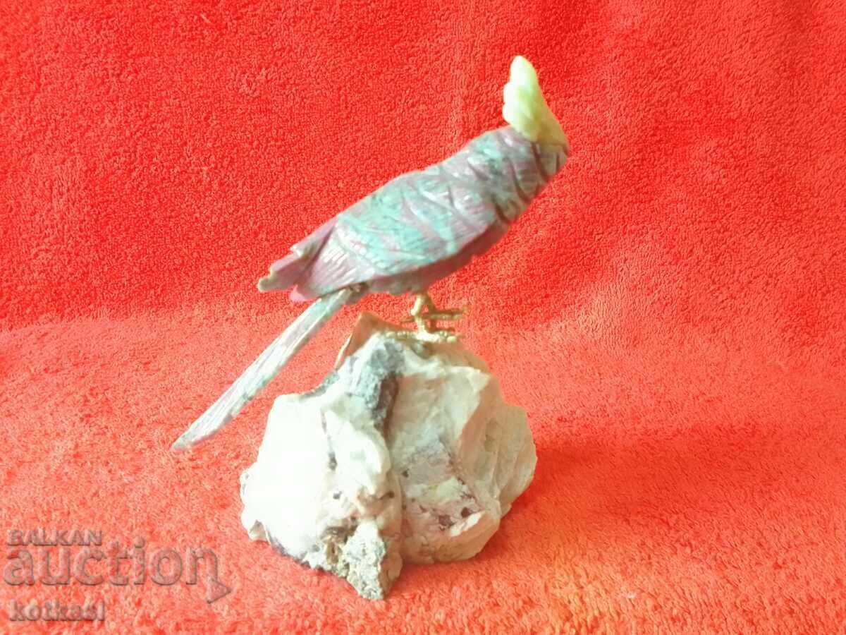 Auction A beautiful figure of semi-precious stones and minerals Parrot Auction A beautiful figure of semi-precious stones and minerals Parrot