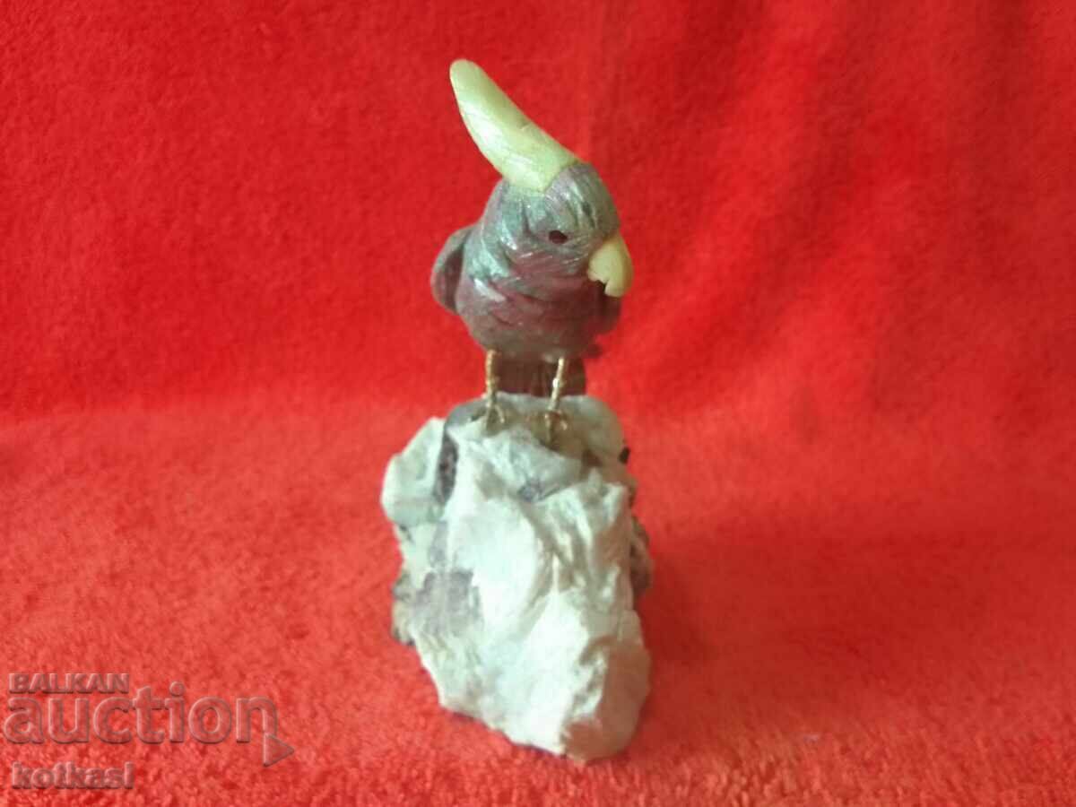 Delivery of A beautiful figure of semi-precious stones and minerals Parrot Delivery of A beautiful figure of semi-precious stones and minerals Parrot