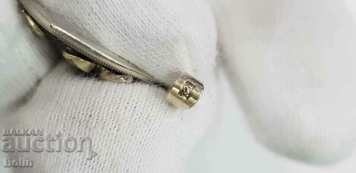 Beautiful silver flower medallion with gilding - Europe - 5