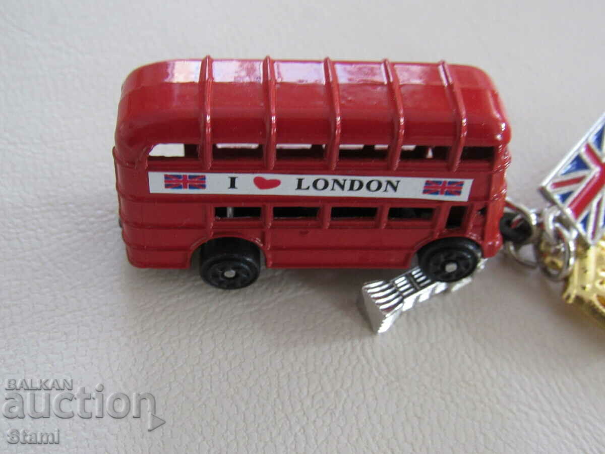Delivery of 3D keychain from London, UK Delivery of 3D keychain from London, UK