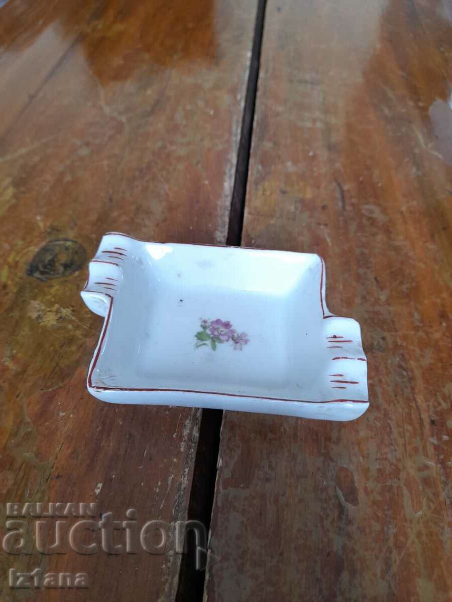 Old porcelain ashtray with price 15.00 BGN | € 7.67 Old porcelain ashtray with price 15.00 BGN | € 7.67