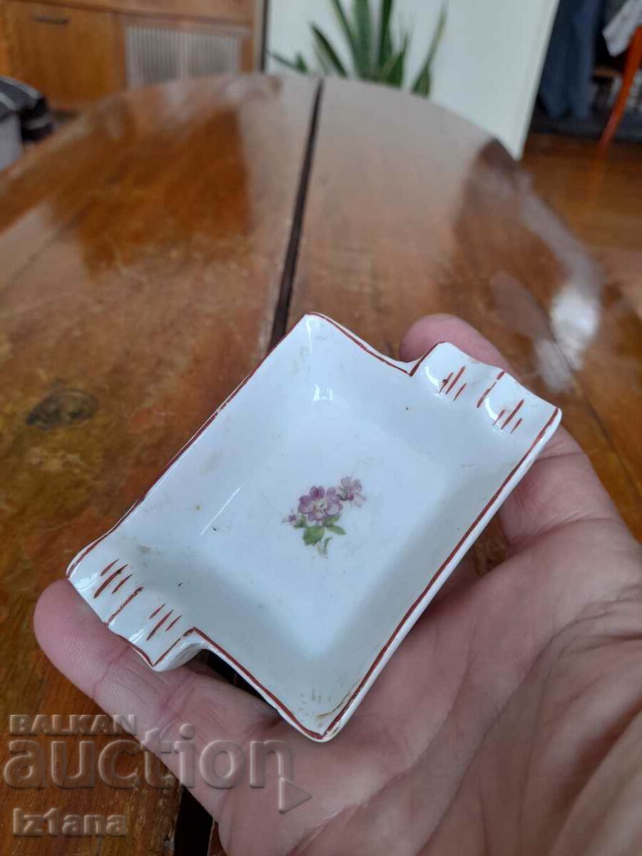 Delivery of Old porcelain ashtray Delivery of Old porcelain ashtray