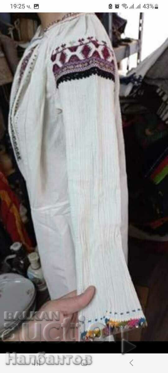 Delivery of OLD CROATIAN WOMEN'S SHIRT COSTUME Delivery of OLD CROATIAN WOMEN'S SHIRT COSTUME