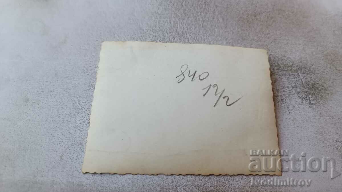 Снимка Момче на брега на морето с цена 2.35 лв. | € 1.20 Снимка Момче на брега на морето с цена 2.35 лв. | € 1.20