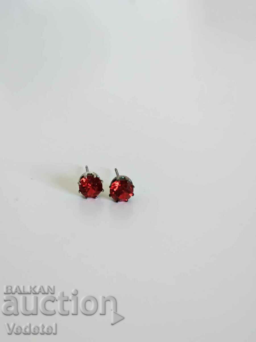 Silver set with red zirconia