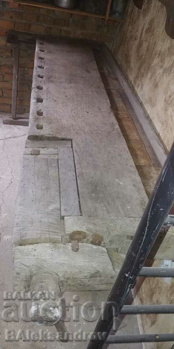 Παλιός πάγκος ξυλουργού με ξύλινη βίδα - 6