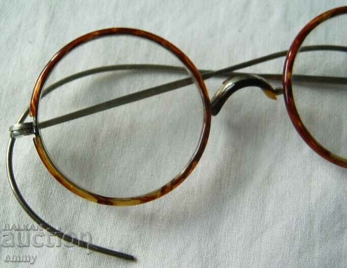 Ochelari vechi, de epocă, într-o cutie de metal - 5