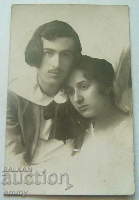 Old photo couple in love