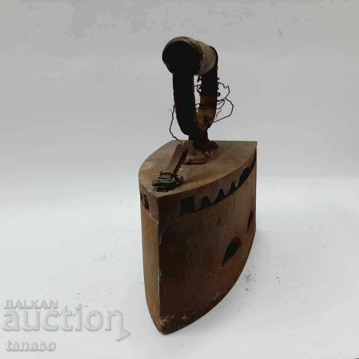 Old iron on fire(8.5) - 6 Old iron on fire(8.5) - 6