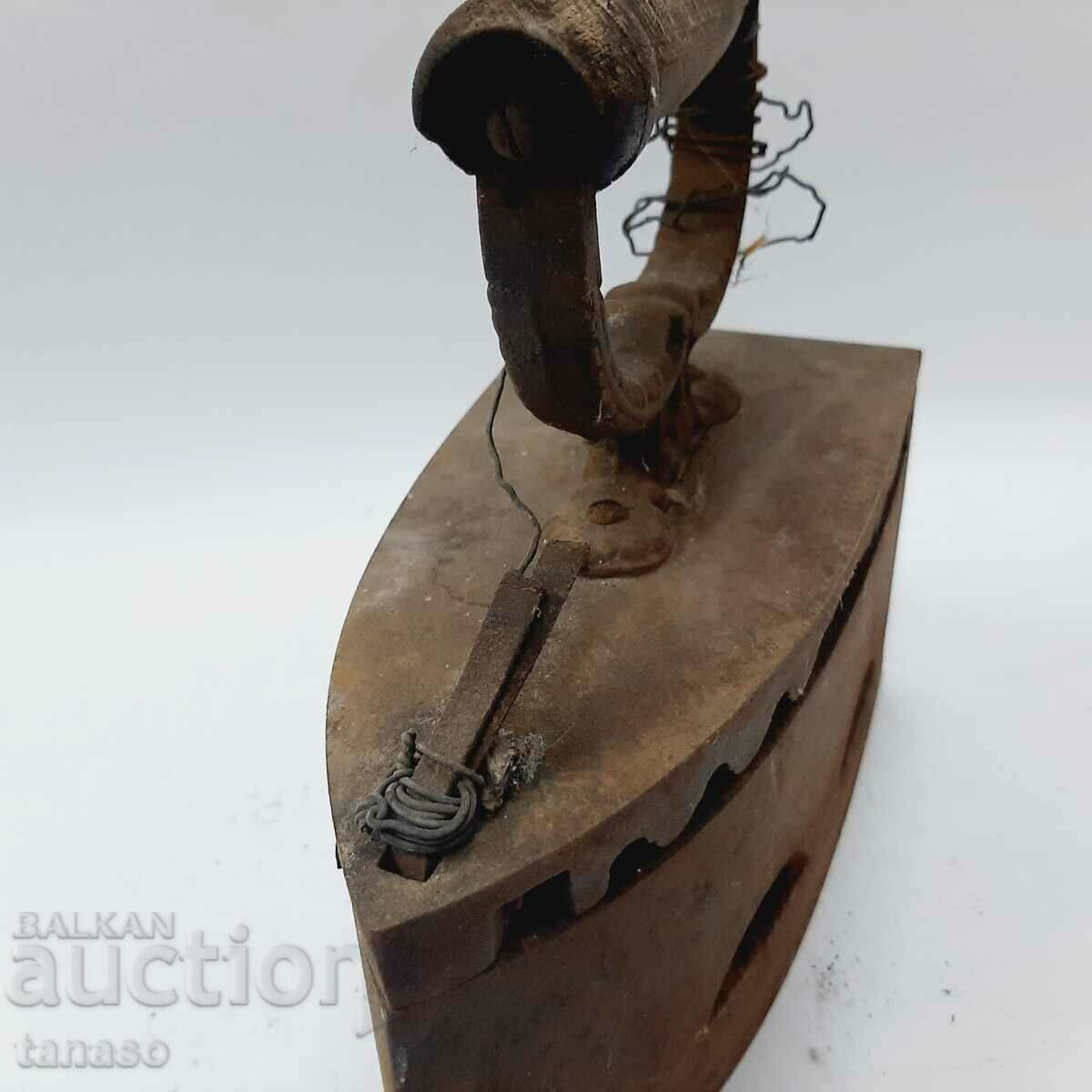 Old iron on fire(8.5) - 7 Old iron on fire(8.5) - 7