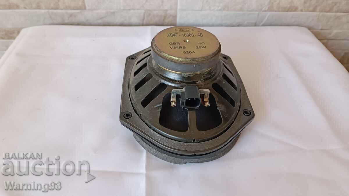 Delivery of Car speaker - Ford Focus - 1998-2002. Delivery of Car speaker - Ford Focus - 1998-2002.