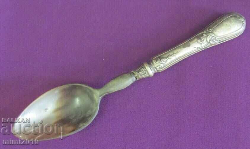 Linguriță de servire din corn din secolul al XIX-lea cu mâner de argint
