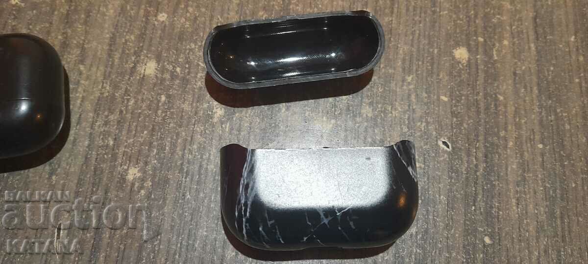 Delivery of Wireless Headphones Delivery of Wireless Headphones