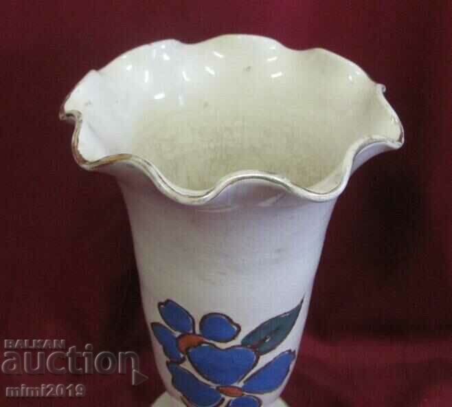 Auction  19th century Pottery Porcelain Vase hand painted 23 cm.