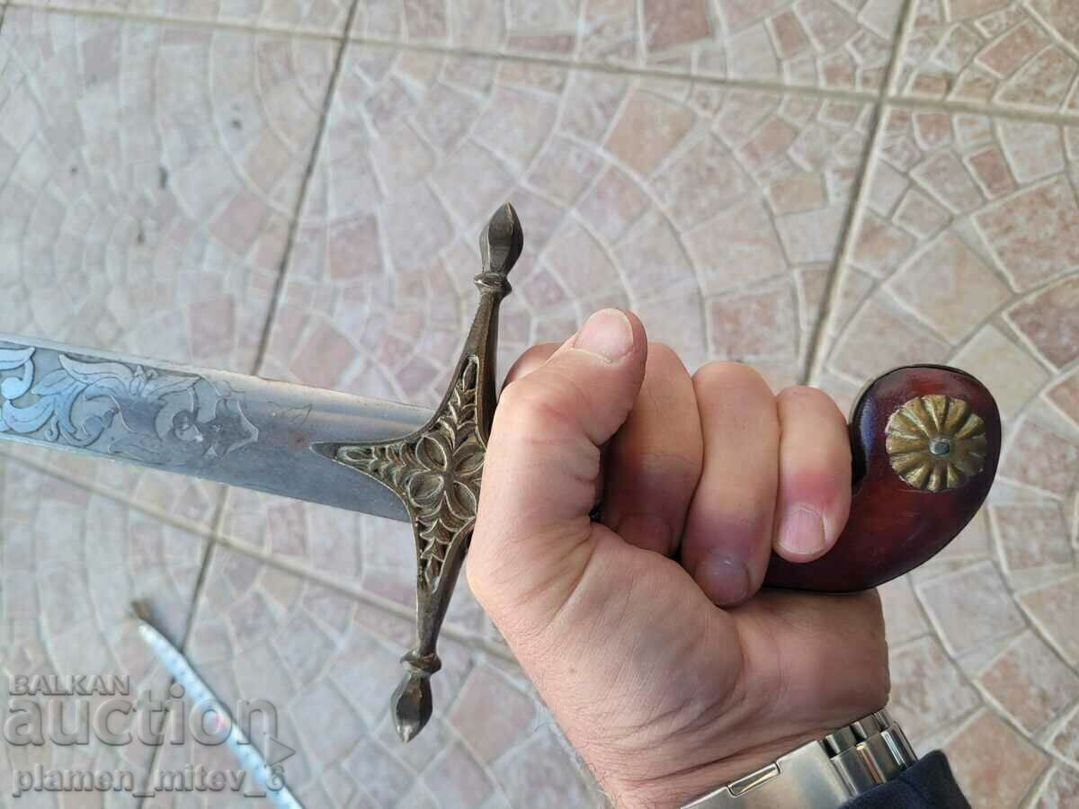 Saber, broadsword, scimitar, caravel, knife - 7 Saber, broadsword, scimitar, caravel, knife - 7