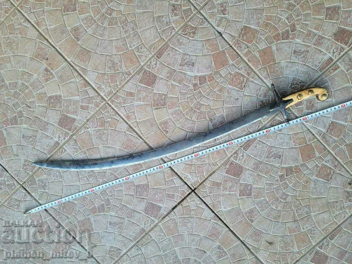 Saber, broadsword, yatagan Saber, broadsword, yatagan