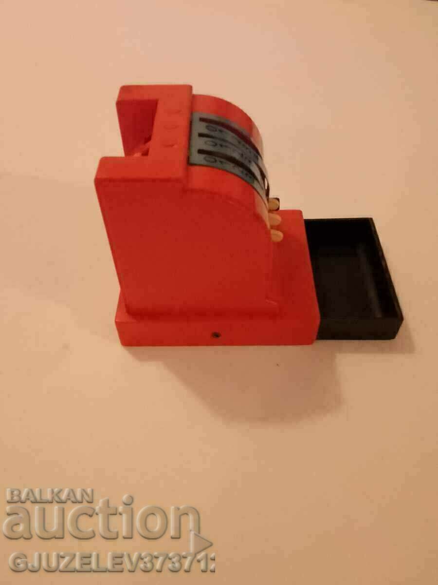 Играчка касов апарат -1960г натискасе черния бутон и излиза с цена € 30.00 | 58.68 лв.
