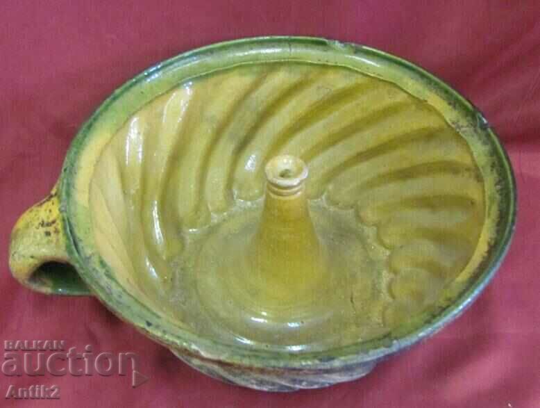 Auction 19th century Ceramic Cupcake Pan Auction 19th century Ceramic Cupcake Pan