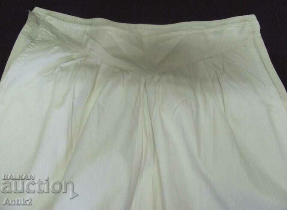 Broderie decupată pentru lenjerie în stil victorian din secolul al XIX-lea cu preț 45.00 BGN | € 23.01