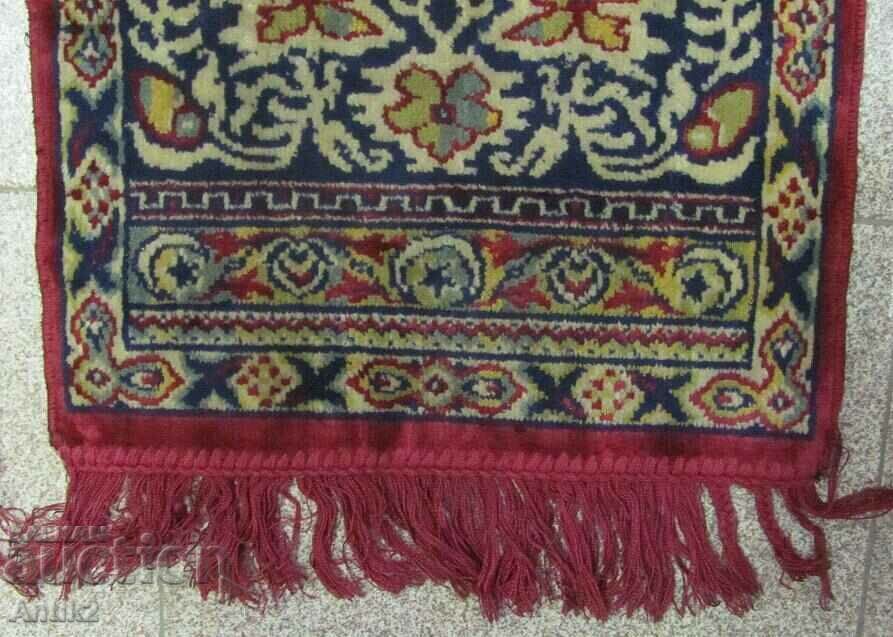 19th Century Islamic Ottoman Prayer Rug with price 144.00 BGN | € 73.63 19th Century Islamic Ottoman Prayer Rug with price 144.00 BGN | € 73.63