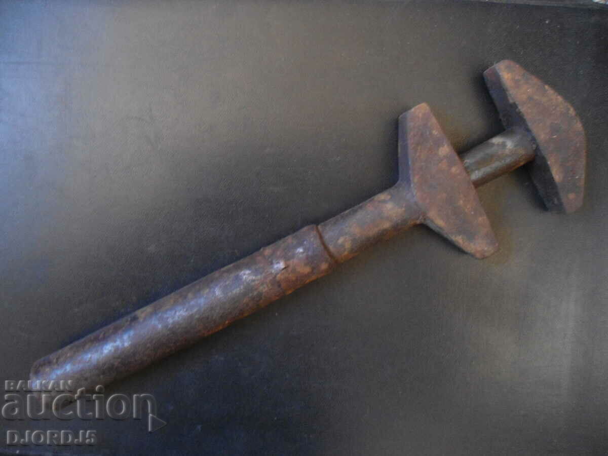 Auction Old movable key Auction Old movable key