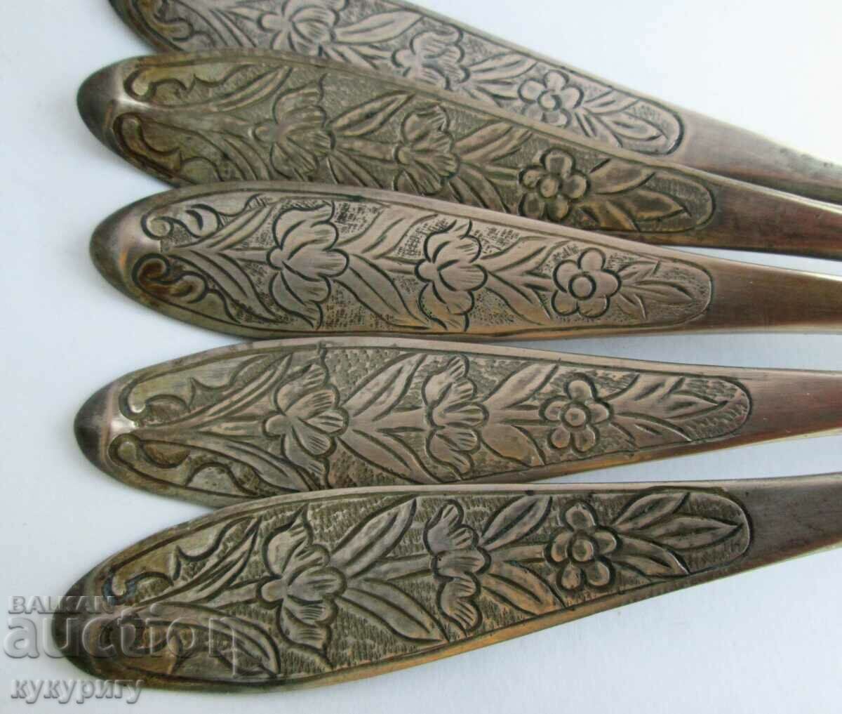 Delivery of 5 old antique renaissance silver spoons chopped