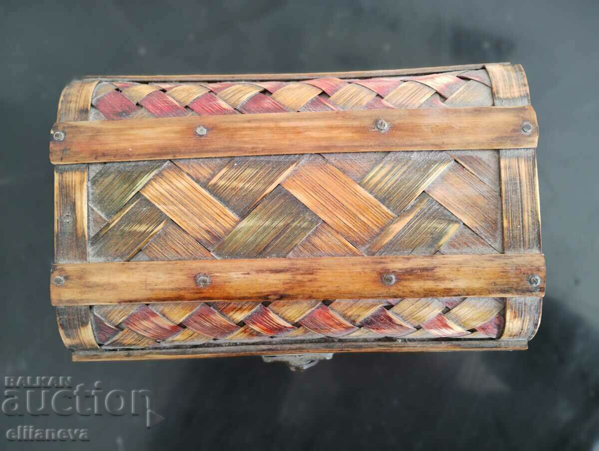 Vintage wooden box with price 20.00 BGN | € 10.23 Vintage wooden box with price 20.00 BGN | € 10.23