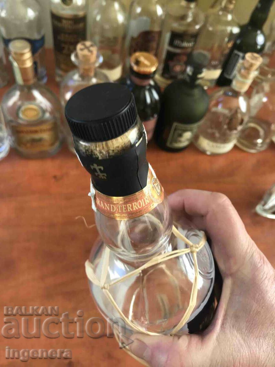 Delivery of RUM GLASS BOTTLE BOTTLE Delivery of RUM GLASS BOTTLE BOTTLE