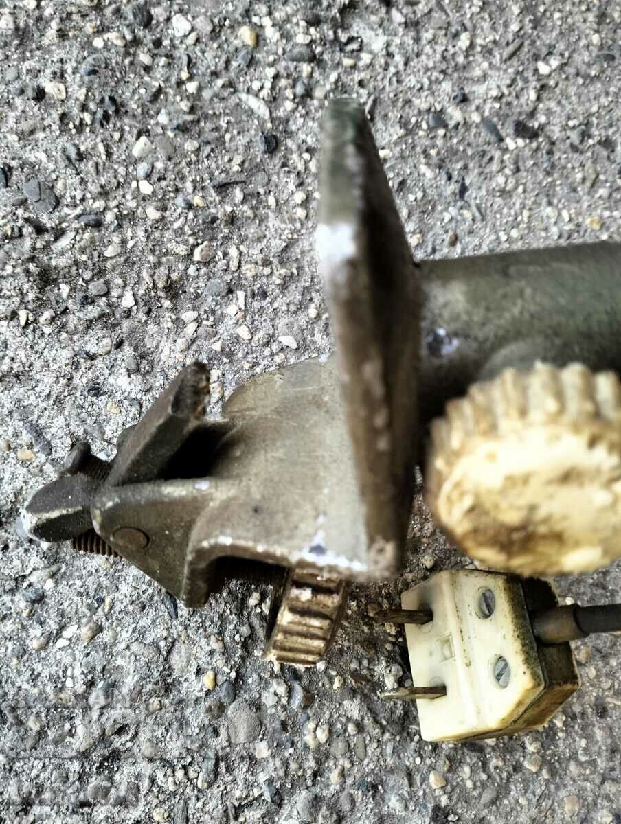 Auction Old industrial lamp Auction Old industrial lamp